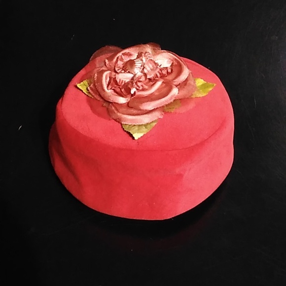 Vintage Red velvet Union made 1960s fashion hat - Picture 1 of 8